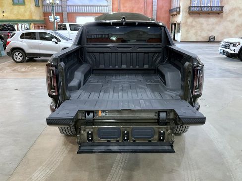 New 2026 GMC Hummer EV 4x4 Crew Cab w/ LPO, Dark Essentials Package image 21