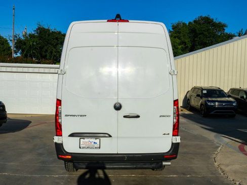 Used 2020 Mercedes-Benz Sprinter 2500 image 7