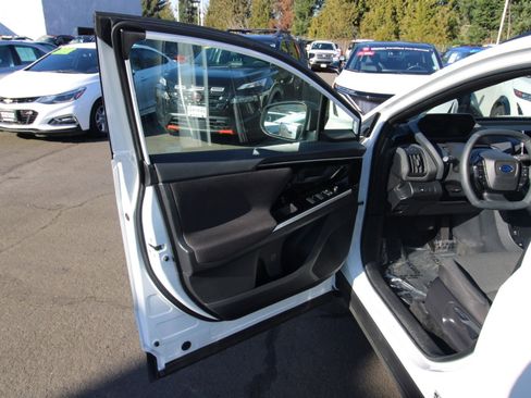 Used 2025 Subaru Solterra Premium image 9