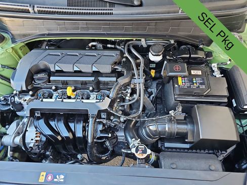 Used 2023 Hyundai Venue SEL FWD image 13