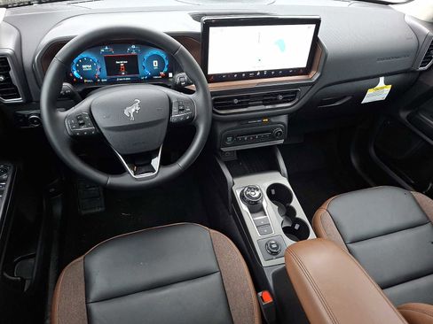 Used 2025 Ford Bronco Sport Outer Banks w/ Outer Banks Tech Package+ image 11