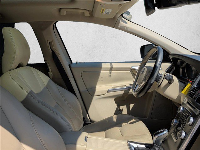 Used 2015 Volvo XC60 T6 w/ Proximity Package FWD image 30