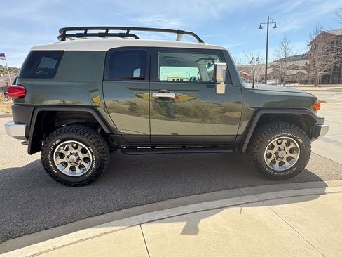 Used 2013 Toyota FJ Cruiser 4WD w/ Upgrade Pkg image 10