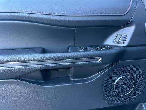 Used 2024 Ford Expedition Max Limited image 11