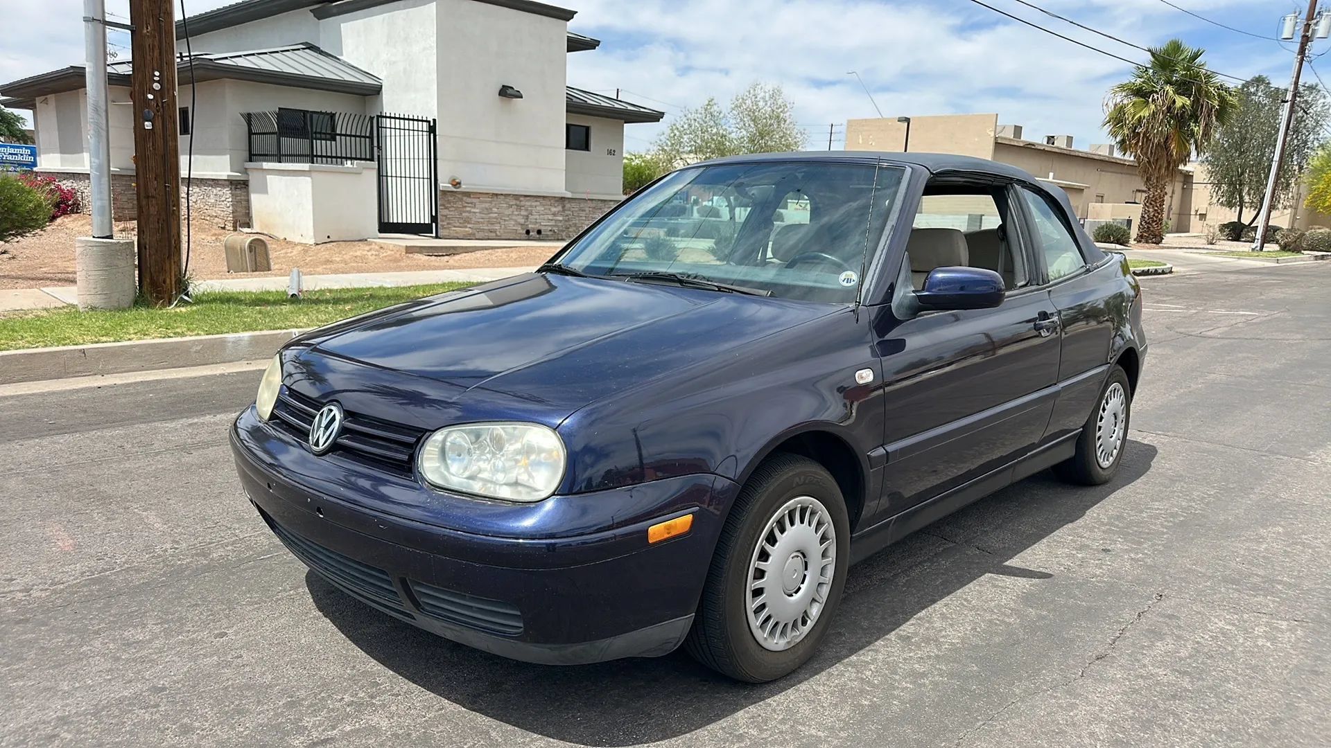 Used 2002 Volkswagen Cabrio GLS FWD image 3