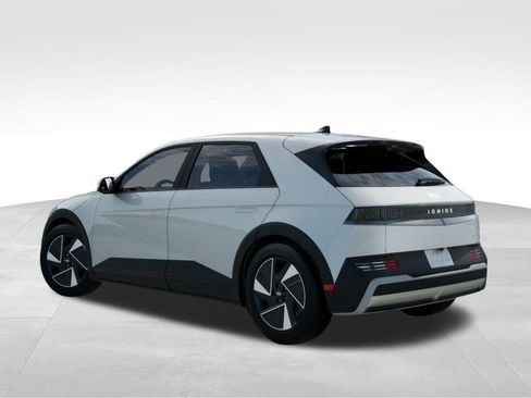 New 2026 Hyundai Ioniq 5 SE image 5