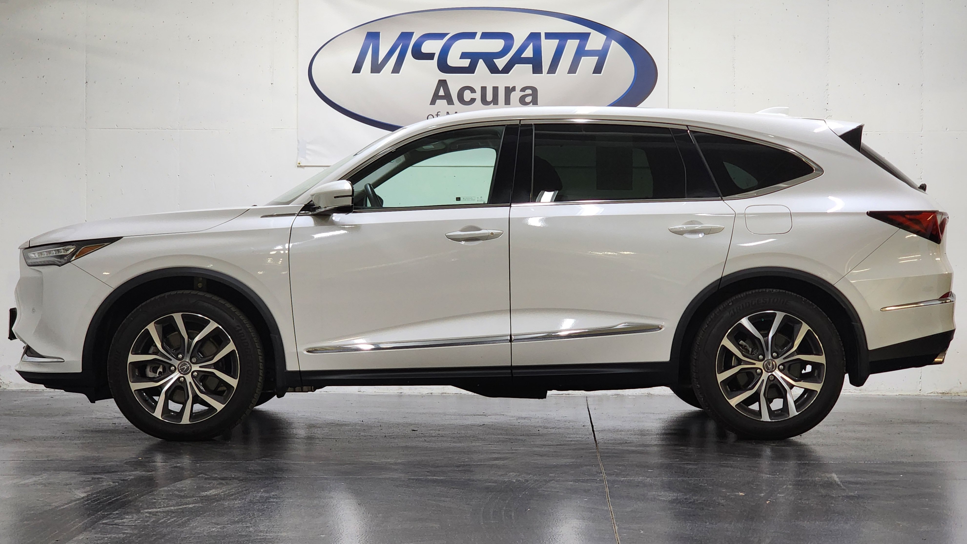 Used 2024 Acura MDX w/ Technology Package AWD/4WD image 10