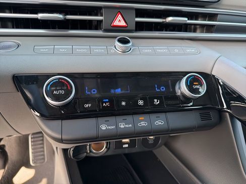 New 2025 Hyundai Elantra SEL FWD image 24