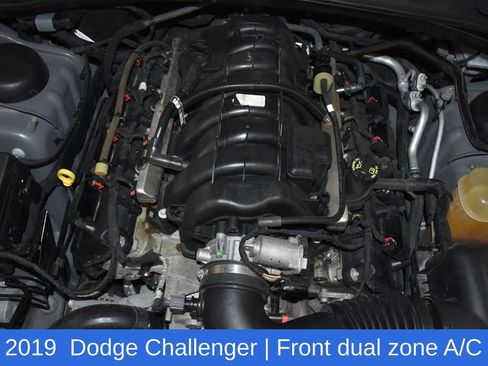 Used 2019 Dodge Challenger R/T RWD image 7