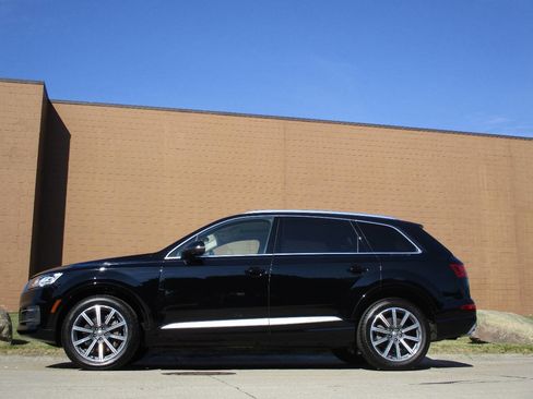 Used 2018 Audi Q7 3.0T Prestige w/ Prestige Package image 4