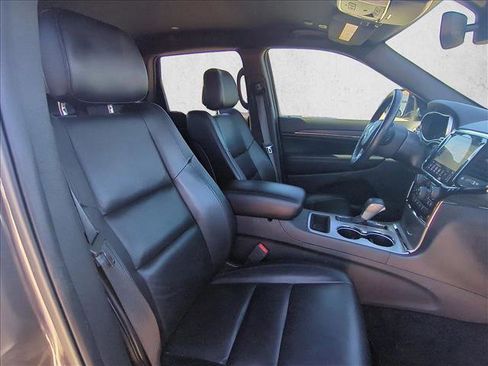 Used 2019 Jeep Grand Cherokee Limited image 19