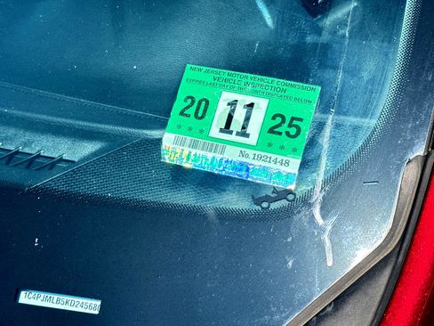 Used 2019 Jeep Cherokee Latitude Plus w/ Comfort/Convenience Group image 80