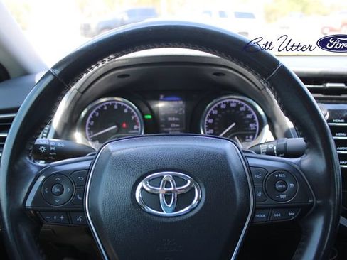Used 2019 Toyota Camry SE w/ Convenience Package FWD image 23