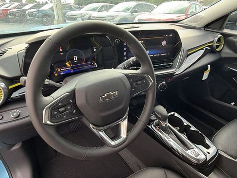 New 2026 Chevrolet Trax ACTIV w/ Sunroof Package FWD image 4