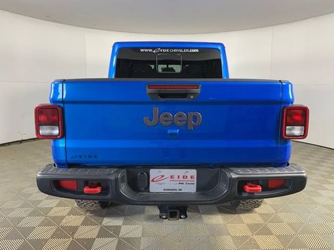 Used 2023 Jeep Gladiator Rubicon w/ Cold Weather Group AWD/4WD image 8