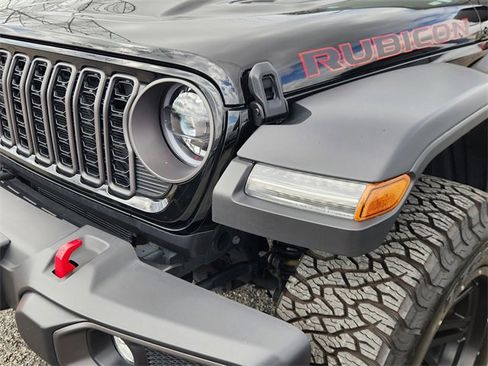 Used 2024 Jeep Gladiator Rubicon image 6