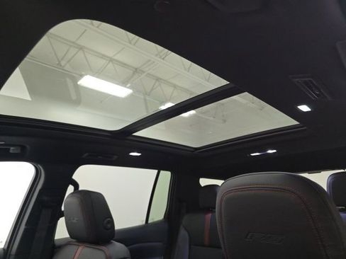 New 2026 Chevrolet Traverse RS image 19