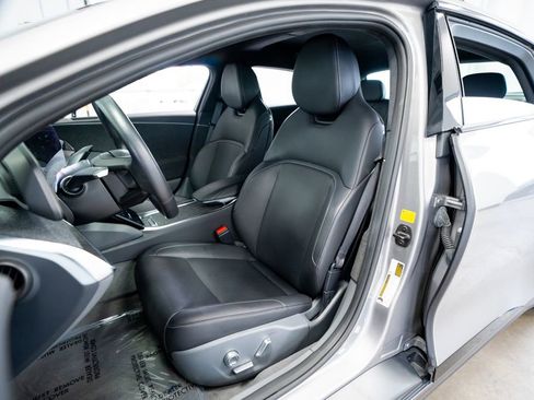 Used 2024 Lucid Air Pure RWD image 31