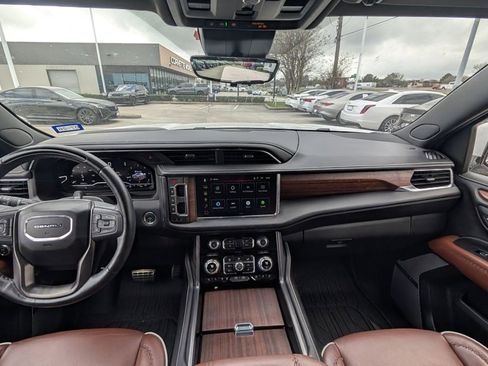 Used 2024 GMC Yukon XL Denali Ultimate image 8