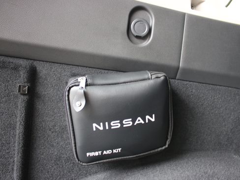 Certified 2023 Nissan Rogue SL w/ SL Premium Package AWD/4WD image 7