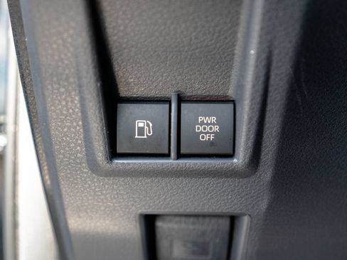 Used 2024 Toyota Sienna LE w/ LE Plus Package AWD/4WD image 23