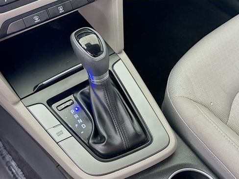 Used 2018 Hyundai Elantra SE image 19