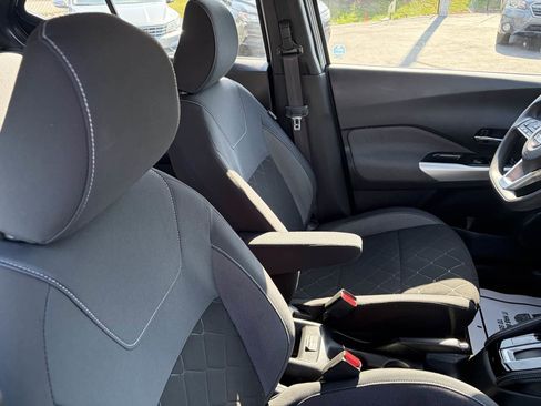Used 2019 Nissan Kicks FWD image 27
