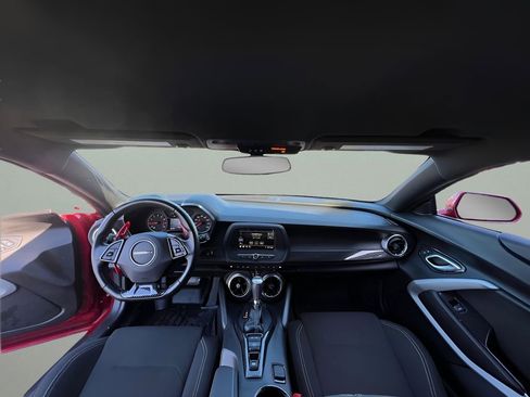 Used 2019 Chevrolet Camaro LT RWD image 9