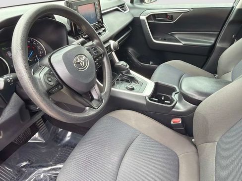Used 2022 Toyota RAV4 LE AWD/4WD image 21