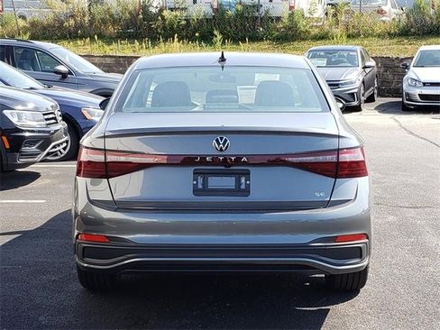 New 2025 Volkswagen Jetta SE image 4