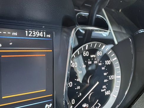 Used 2019 Nissan Titan PRO-4X w/ Pro-4x Convenience Package image 18