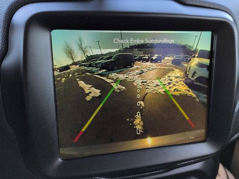 Used 2022 Jeep Renegade Limited AWD/4WD image 19