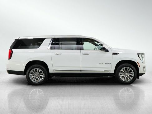 Used 2025 GMC Yukon XL Denali AWD/4WD image 6
