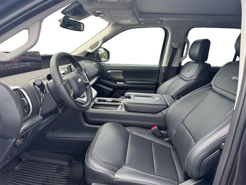 New 2025 Ford Expedition Max Platinum w/ Driver's Package image 9