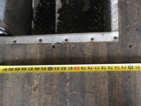 Used 2018 Isuzu NPR image 17