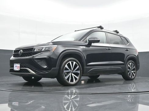 Used 2022 Volkswagen Taos SE image 17