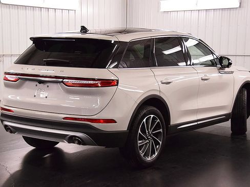 Used 2023 Lincoln Corsair AWD w/ Equipment Group 101A image 8