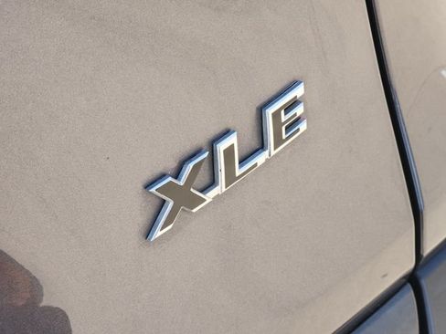 Used 2023 Toyota RAV4 XLE Premium FWD image 9