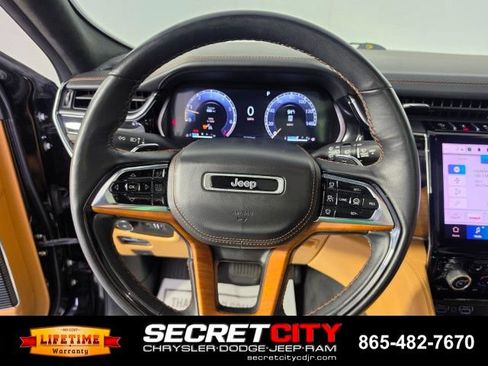 Used 2023 Jeep Grand Cherokee L Summit AWD/4WD image 15