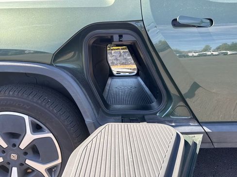 Used 2022 Rivian R1T Adventure image 23