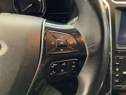 Used 2018 Ford Explorer Limited w/ Equipment Group 301A AWD/4WD image 13