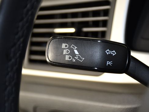Used 2021 Volkswagen Atlas Cross Sport SE w/ Panoramic Sunroof Package FWD image 23