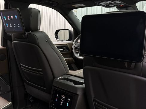 Used 2026 GMC Yukon Denali Ultimate AWD/4WD image 39