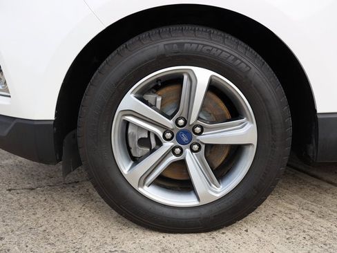 Used 2022 Ford Edge SEL image 9