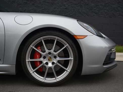 Certified 2025 Porsche 718 Cayman GTS RWD image 11