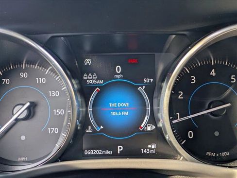 Used 2020 Jaguar F-PACE Premium image 7