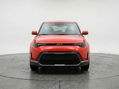 Used 2025 Kia Soul LX w/ LX Technology Package image 2