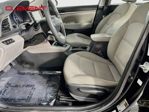 Used 2020 Hyundai Elantra SEL FWD image 25