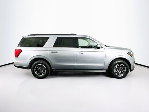 Used 2024 Ford Expedition Max XLT image 10