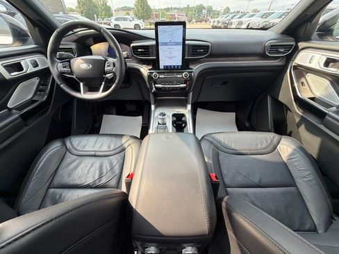 Used 2023 Ford Explorer Platinum w/ Technology Package AWD/4WD image 23
